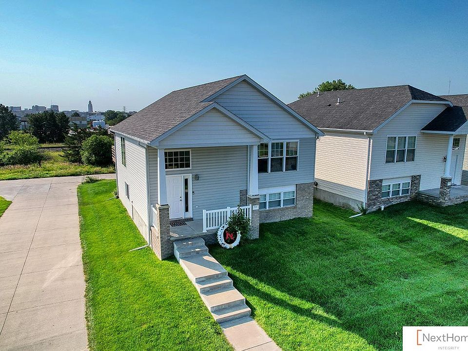1st image of 750 Lamont Dr
