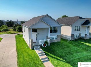 750 Lamont Dr, Lincoln, NE 68528
