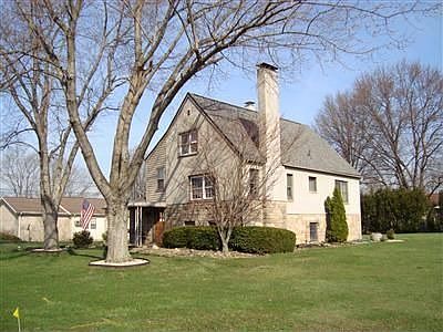 2nd image of 350 Quincy Ave