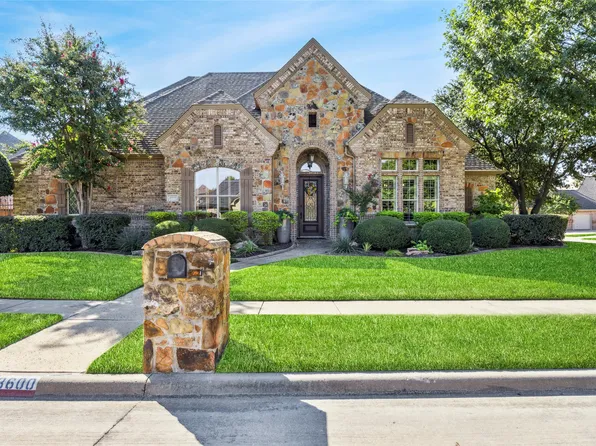 8600 Foxwood Dr, North Richland Hills, TX 76182