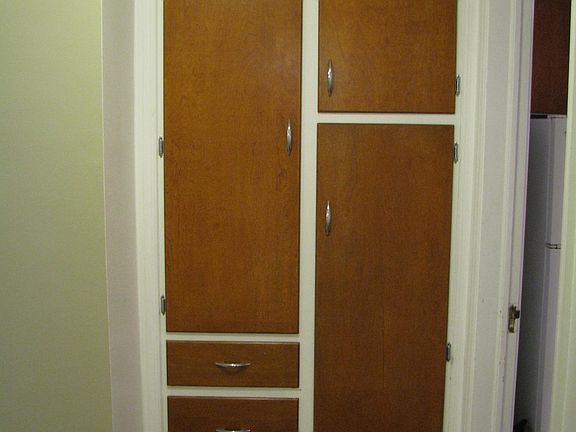 4th image of 1432 Elmwood Ave APT C