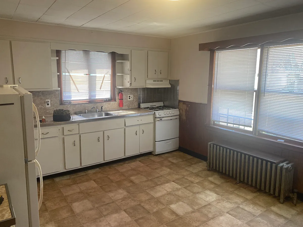 Building Photo - 90 Sharpe Ave #1