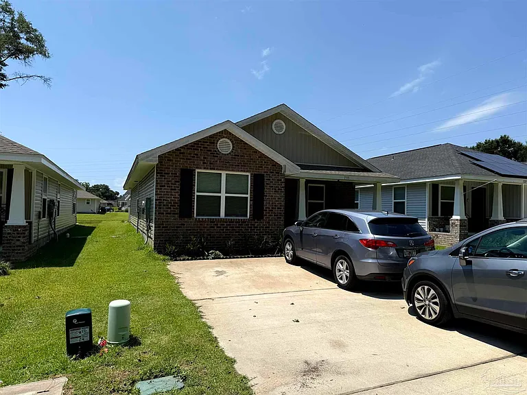 1333 Fairchild St — Photo 14