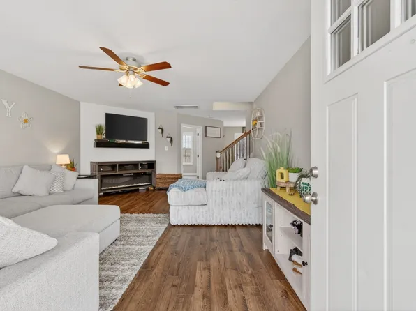 1969 Sydney Louise Dr, Clarksville, TN 37042