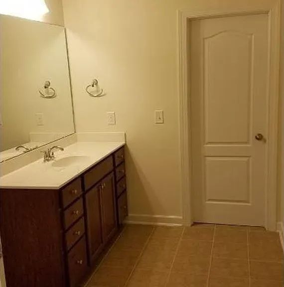 407 Boscawen Ln — Photo 11