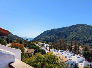 1694 Michael Ln, Pacific Palisades, CA 90272