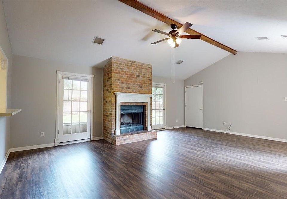 1st image of 1411 Clement Ct