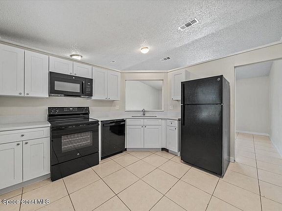 3rd image of 962 Serenade St NW