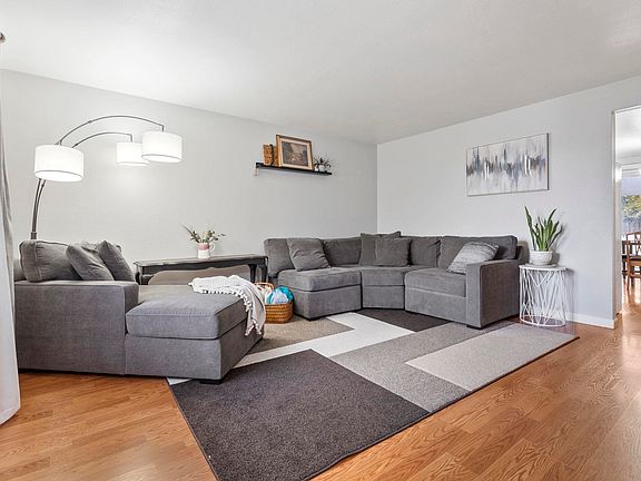 3rd image of 6216 Fenway Dr