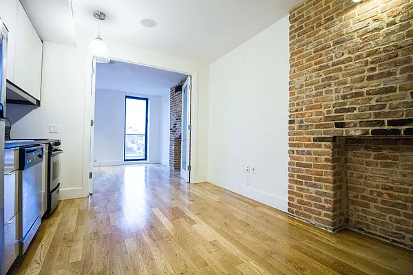 Rented by Nooklyn NYC LLC | media 47