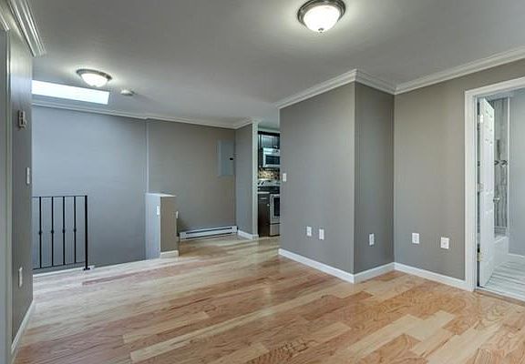 3rd image of 410 Saratoga St #3