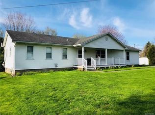 40 Munger St, Bergen, NY 14416