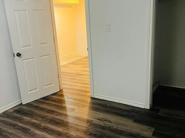 59 Thorncrest Cres #LOWER — Photo 8