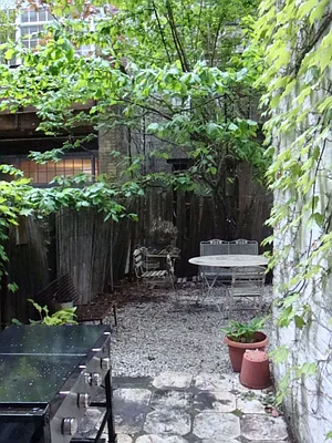 Rented by Winick Realty Group LLC | media 29