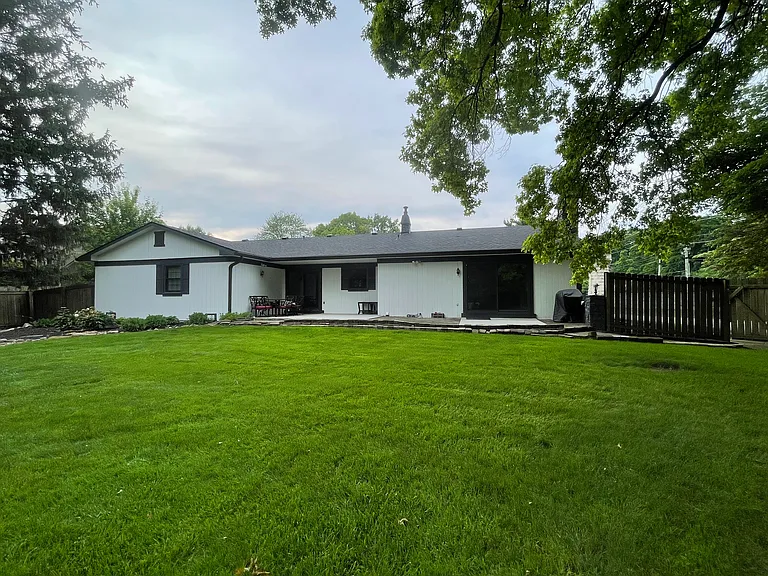 4719 Brookshire Pkwy — Photo 46