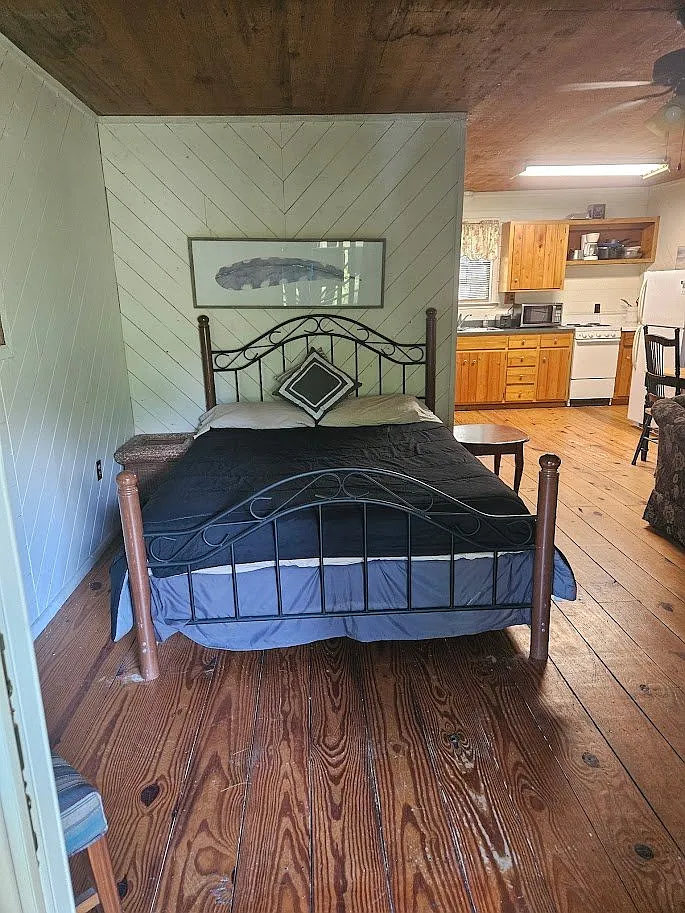 Cypress Cabin — Photo 3