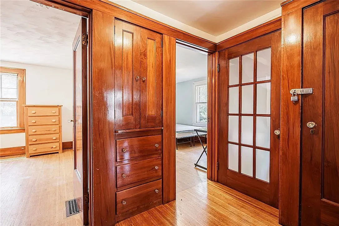 3 bed, 1400 sqft, $2,200 — Photo 2