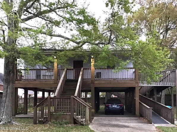 2202 Chickasaw Ave, Pascagoula, MS 39567