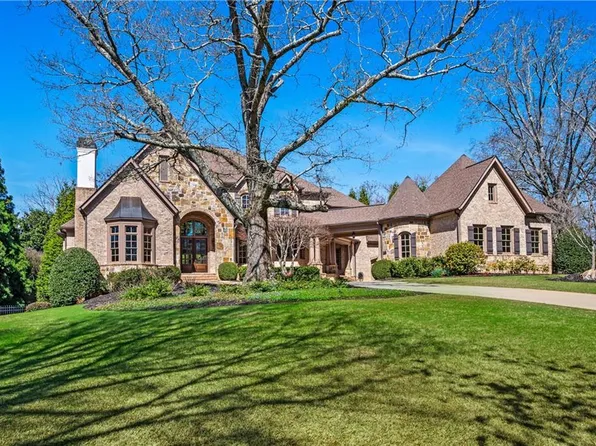 130 Manor Lake Ct, Milton, GA 30004