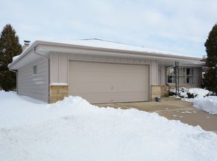 4316 Skylark Ct, Greendale, WI 53129