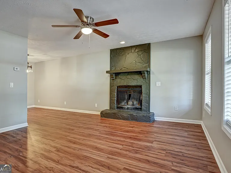 1606 Kirkland Rd — Photo 3