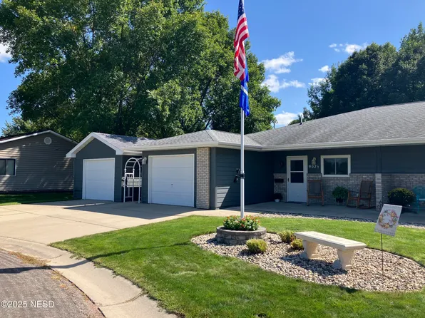 902 1/2 E 9th Ave, Milbank, SD 57252