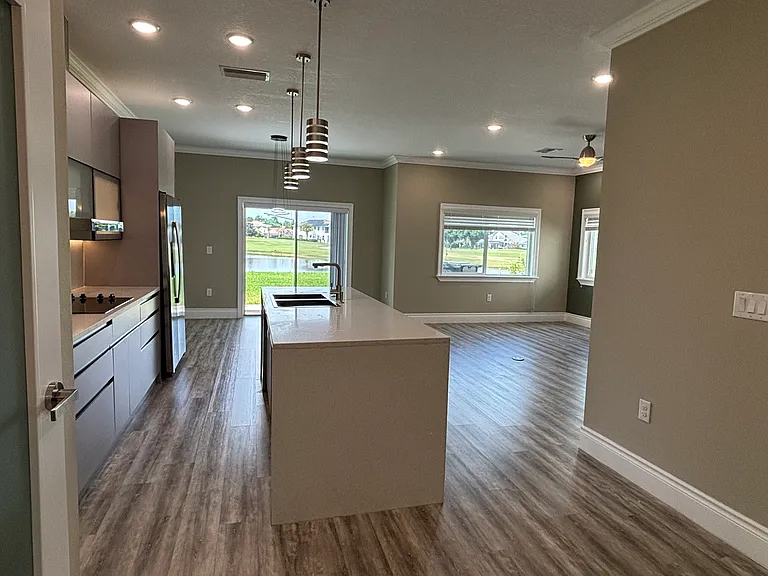 2049 Greenbriar Ter #2049 — Photo 5