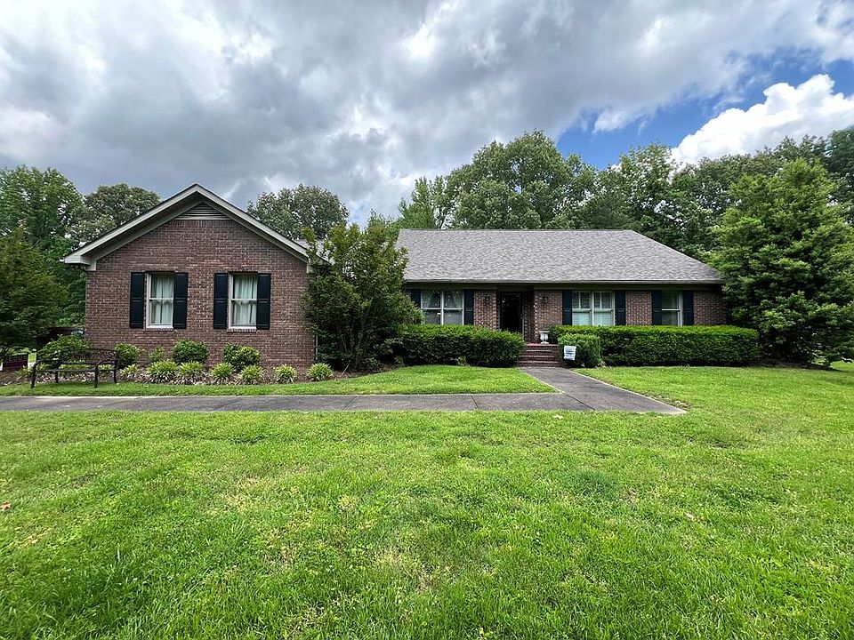 1st image of 640 Country Club Ln
