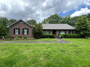 640 Country Club Ln, Madisonville, KY 42431