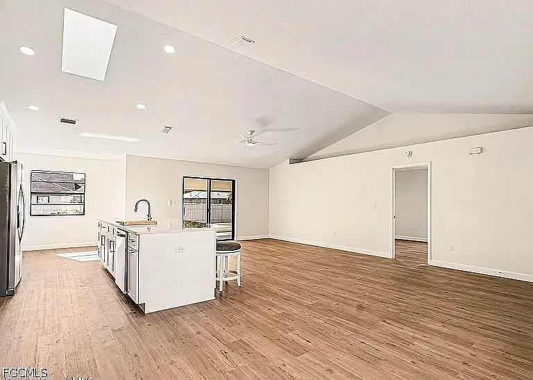 786 Hamm St NW — Photo 3