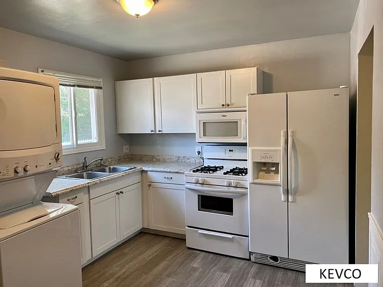 314-320 Alpert Ave — Photo 4