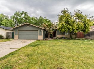 6885 Hemlock St, Redding, CA 96001