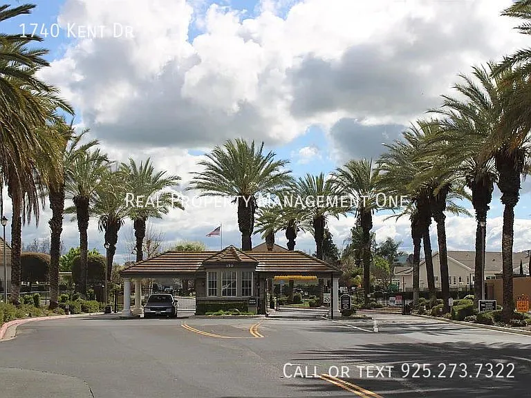 1740 Kent Dr — Photo 20