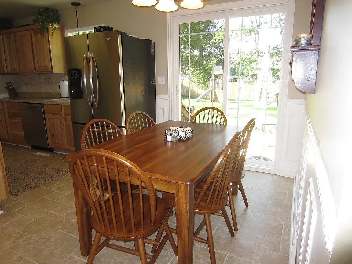4 bed, 836 sqft, $1,750 — Photo 4
