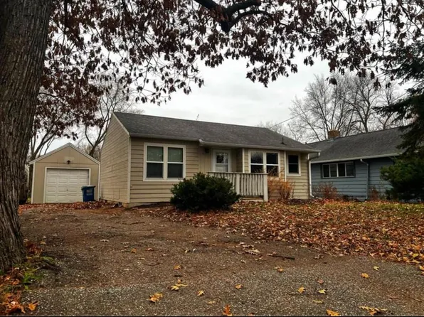 5915 Hawthorne Rd, Mound, MN 55364