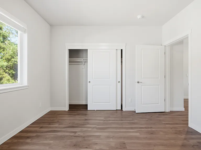 1435 Mildred Ln SE — Photo 10