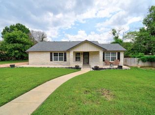 905 Bluebell Rd, Kerrville, TX 78028