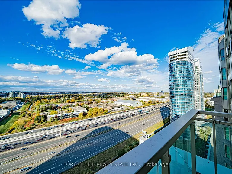 18 Lee Centre Dr #Penthouse 109 — Photo 18