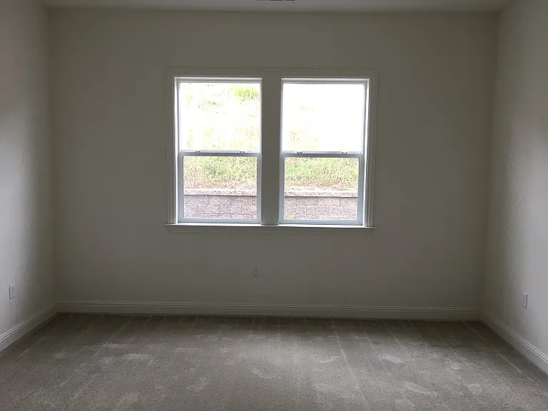 downstairs bedroom web_05222019