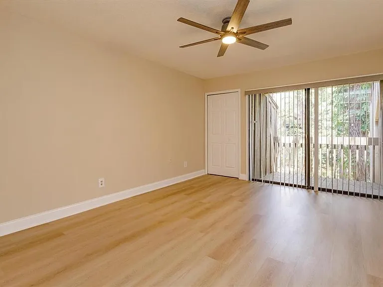 5303 Indian Creek Dr #D — Photo 15