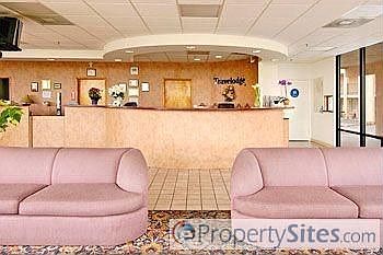 2nd image of 3093 N Parkway Dr