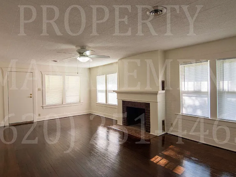 914 W 4th St — Photo 2