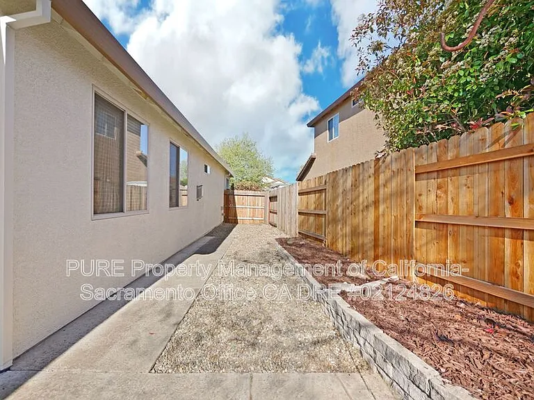 1732 Bamboo St — Photo 30