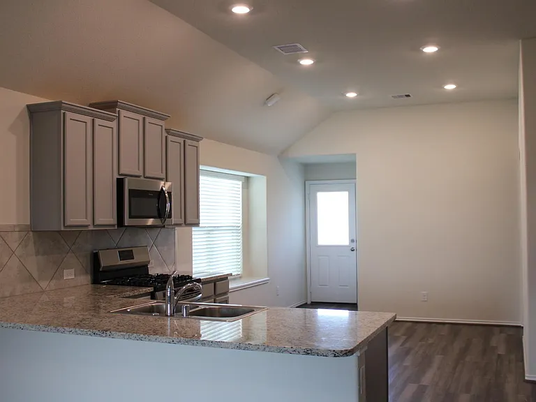 9810 Copper Ranch Trl — Photo 6