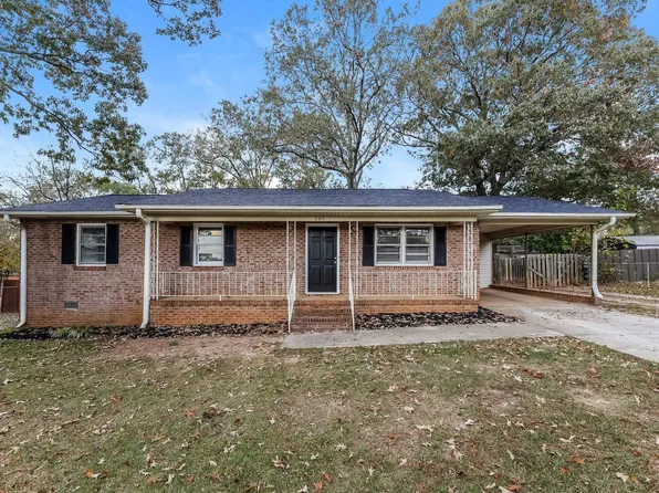 107 Irving St, Greer, SC 29651