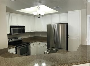 9263 Regents Rd #B, La Jolla, CA 92037