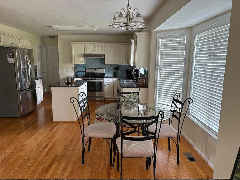 110 Amethyst Dr — Photo 7
