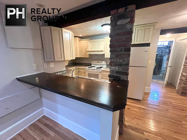 39 Highland Ave — Photo 15