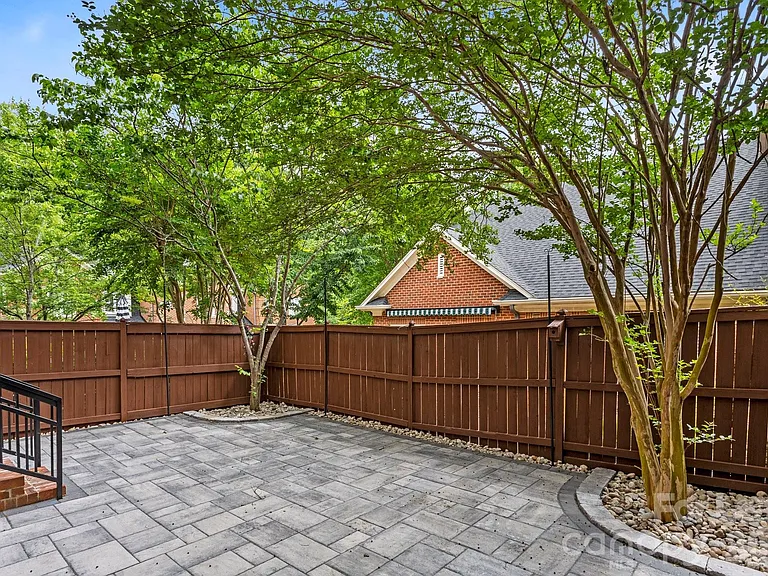 1192 Hampton Gardens Ln — Photo 30