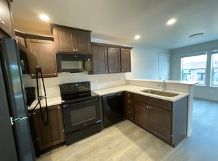 657 N Reed St #201, Sisters, OR 97759